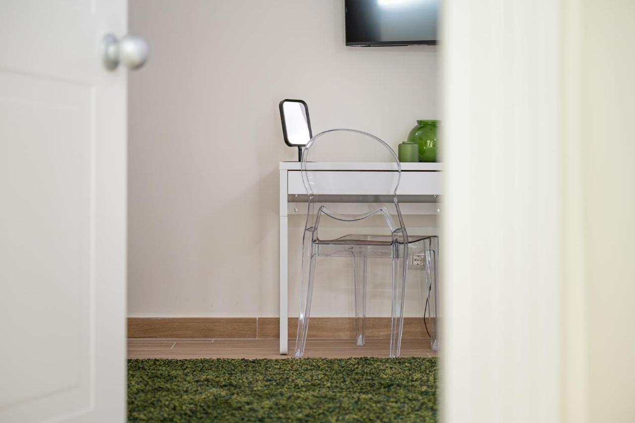 Pensión Mater Rooms&suites, Self Check In *